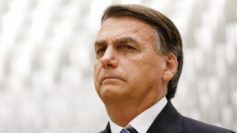 Bolsonaro chega à PF para depor no inquérito dos atos golpistas de 8 de janeiro