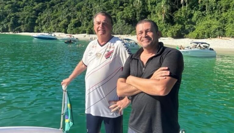 Governo avalia manter salário de assessores de Bolsonaro presos pela PF