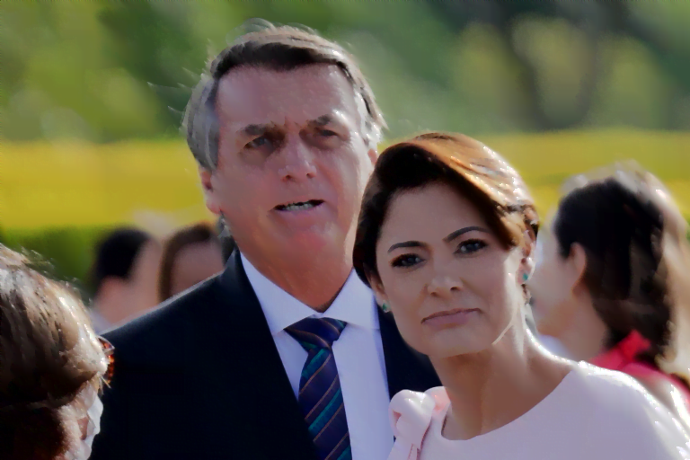 Celulares de Bolsonaro e Michelle são apreendidos durante operação da Polícia Federal