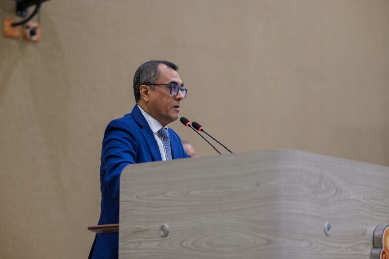 Diretor-presidente do IMMU explica custos do  transporte público de Manaus na CMM