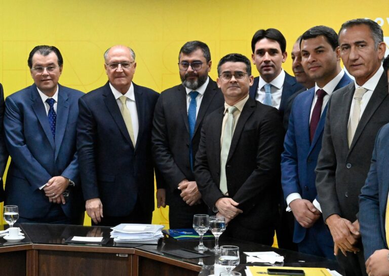 Manaus recebe R$ 182,4 milhões do Bolsa Família para população afetada pela seca