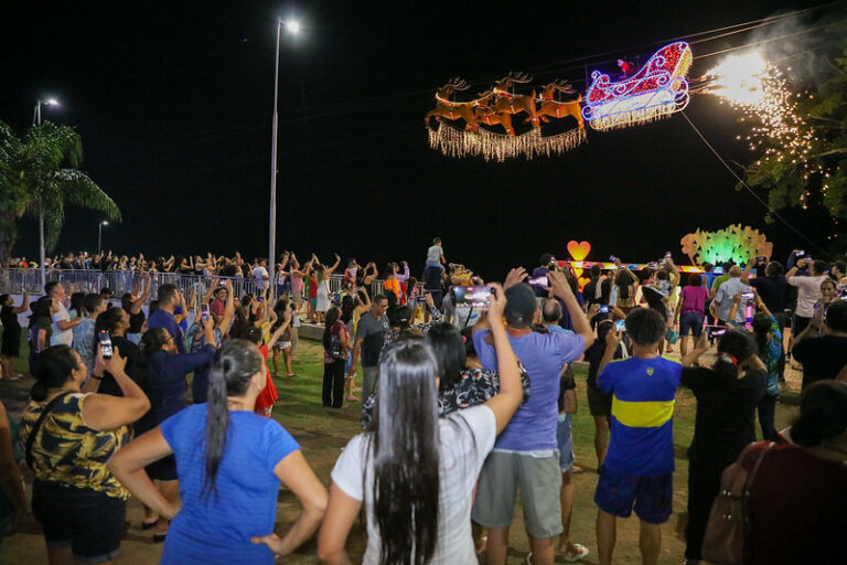 Manaus  ganha trenó gigante com Papai Noel em tirolesa