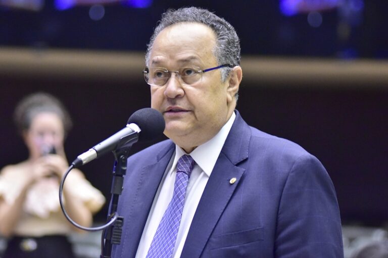 Silas Câmara diz que vai recorrer de decisão do TRE-AM que cassou seu mandato