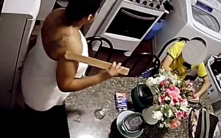 Vídeo: tia que instalou câmera que flagrou madrasta agredindo enteada em Manaus
