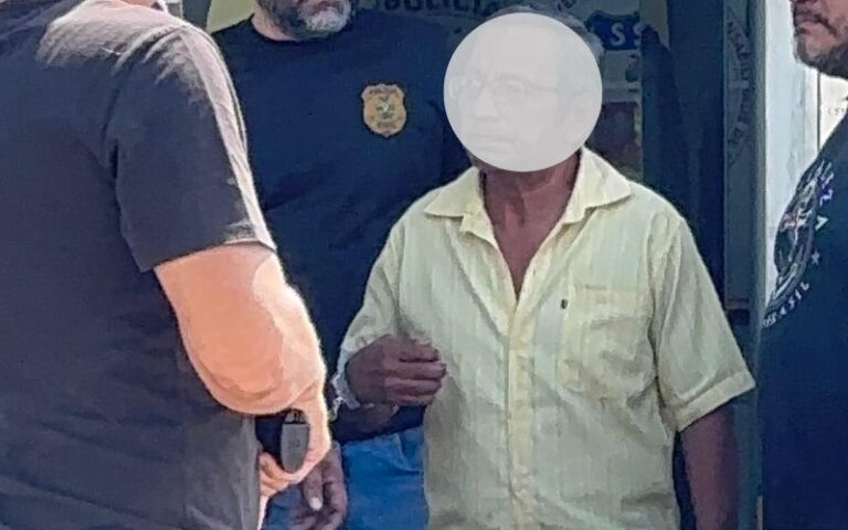 Vídeo: idoso vai à delegacia registrar BO e acaba preso por estupro de criança de 10 anos em Manaus