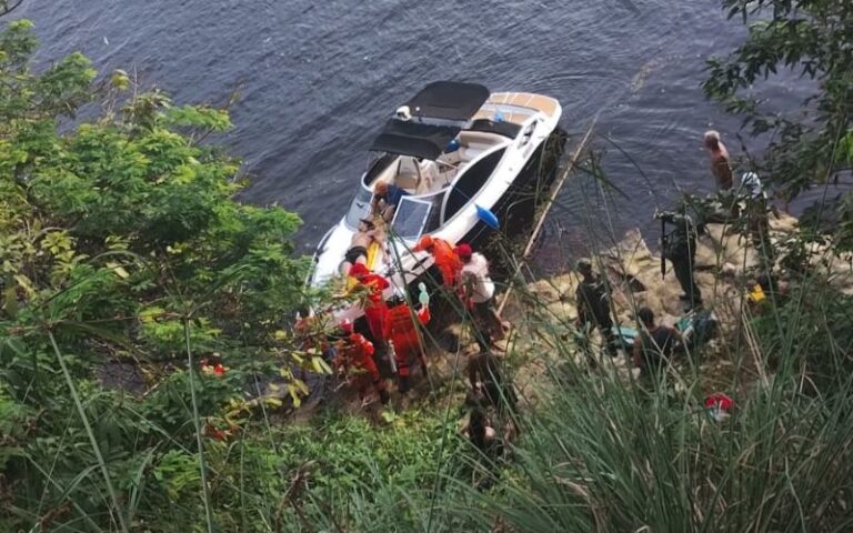 Dois adolescentes morrem afogados durante ‘brincadeira’ na Ponta Negra