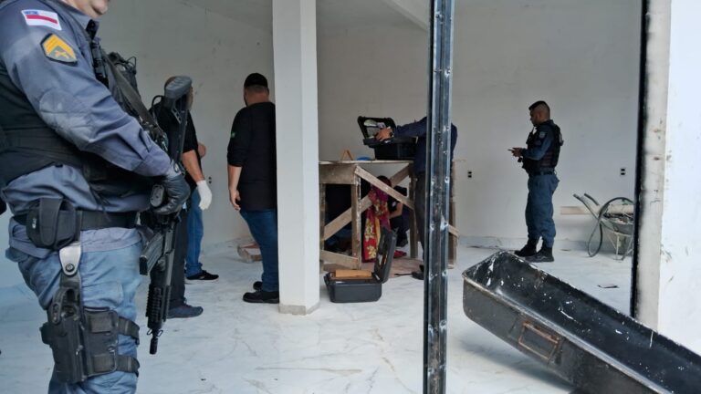 Vídeo mostra homem sendo executado com 17 tiros enquanto trabalhava em obra, em Manaus
