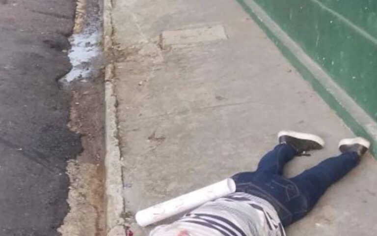 Mulher é executada com 5 tiros em Manaus e criminosos deixam bilhete com a motivação; veja